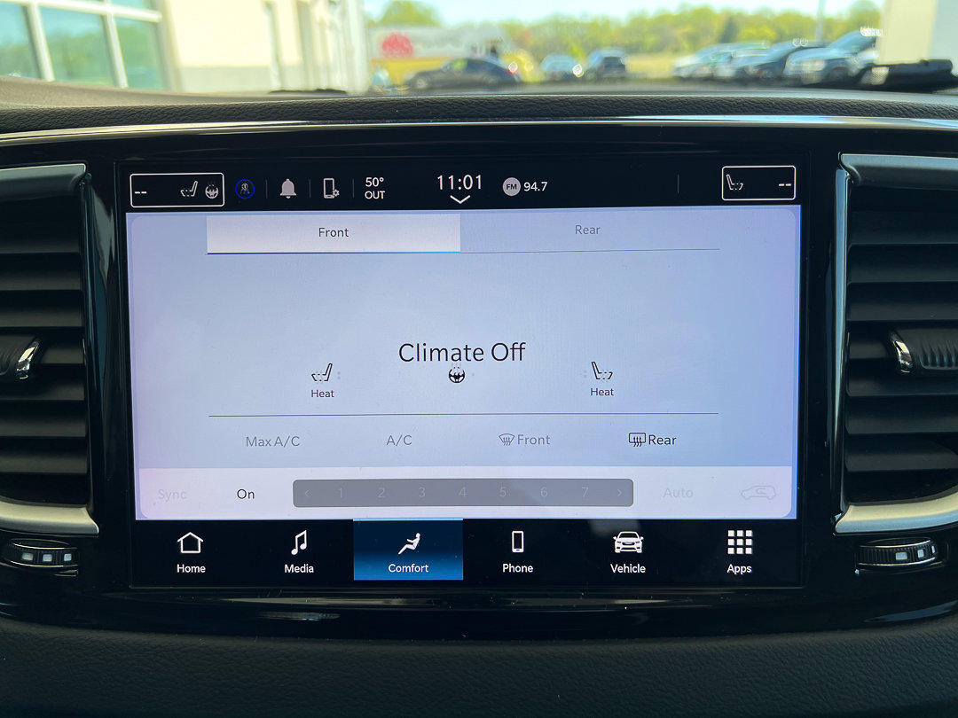 Used 2024 Chrysler Pacifica Touring-L image 25