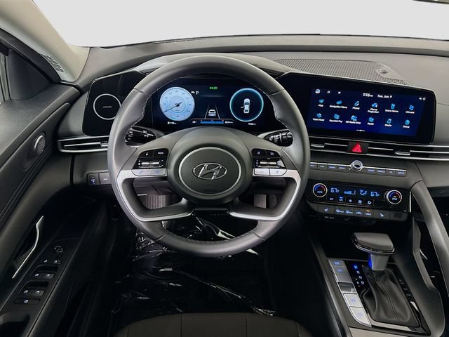 Used 2023 Hyundai Elantra SEL w/ Convenience Package FWD image 21