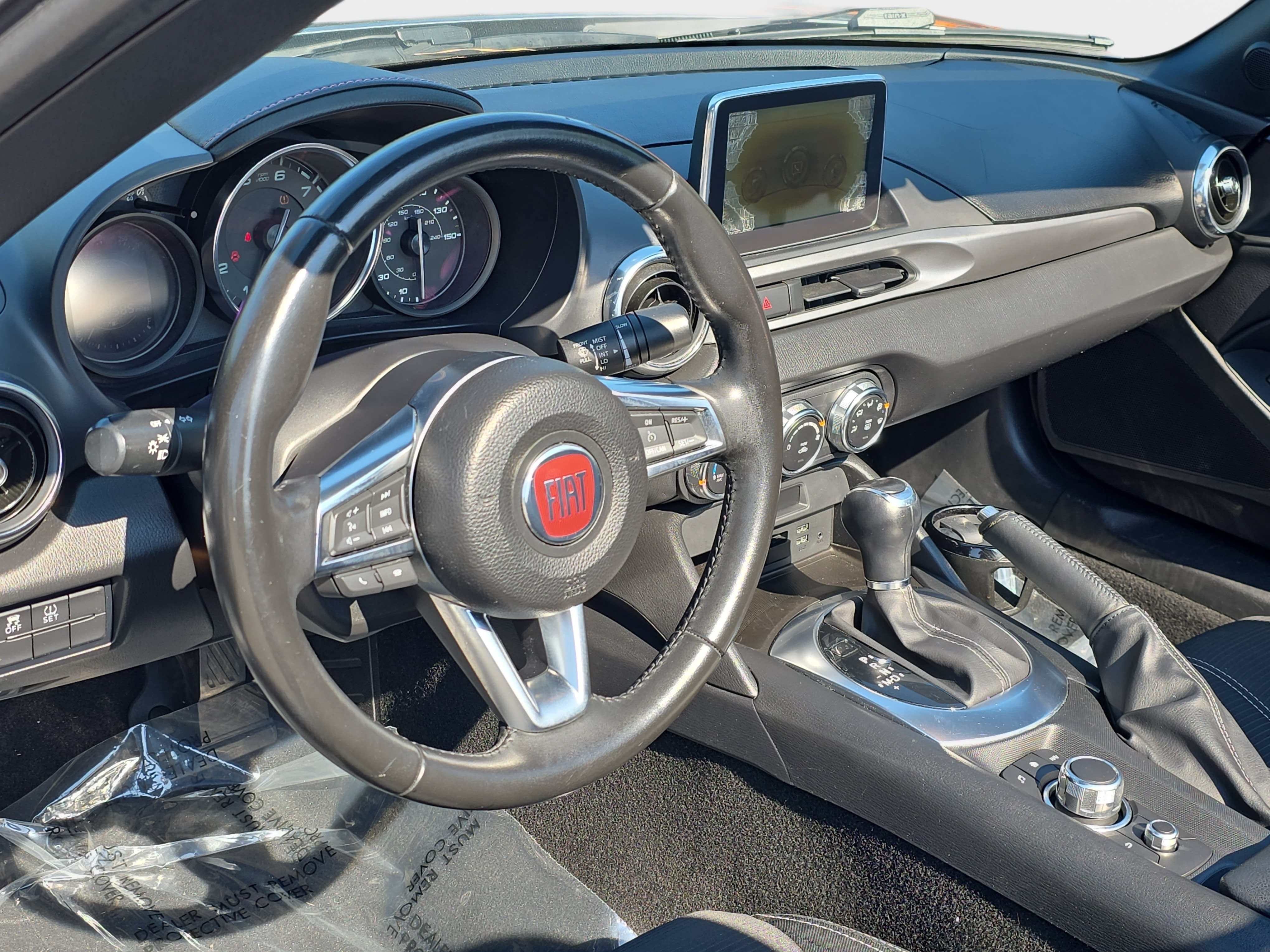 Used 2017 FIAT 124 Spider Classica RWD image 12