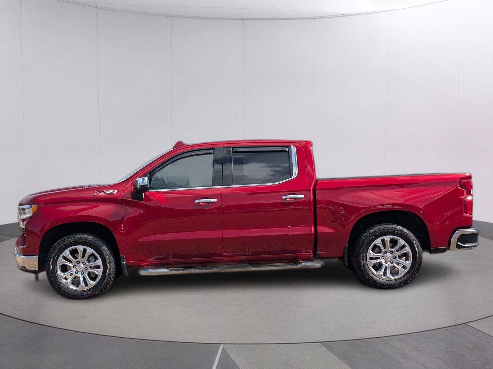 Used 2025 Chevrolet Silverado 1500 LTZ w/ LTZ Premium Package AWD/4WD image 2