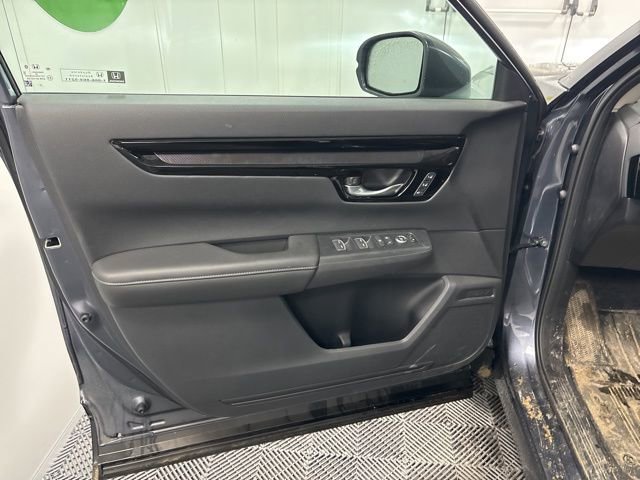 Used 2025 Honda CR-V EX-L image 12