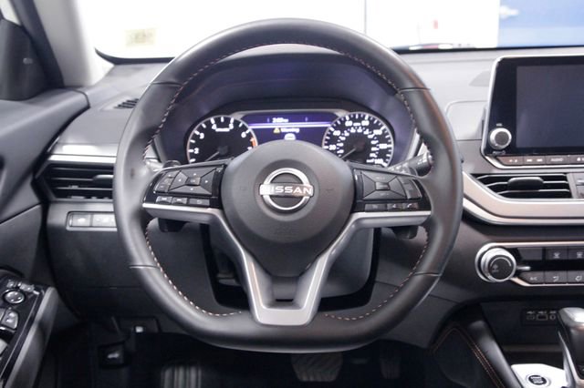 Used 2025 Nissan Altima 2.5 SR AWD/4WD image 15