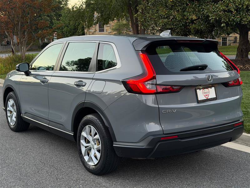 Used 2024 Honda CR-V LX image 11