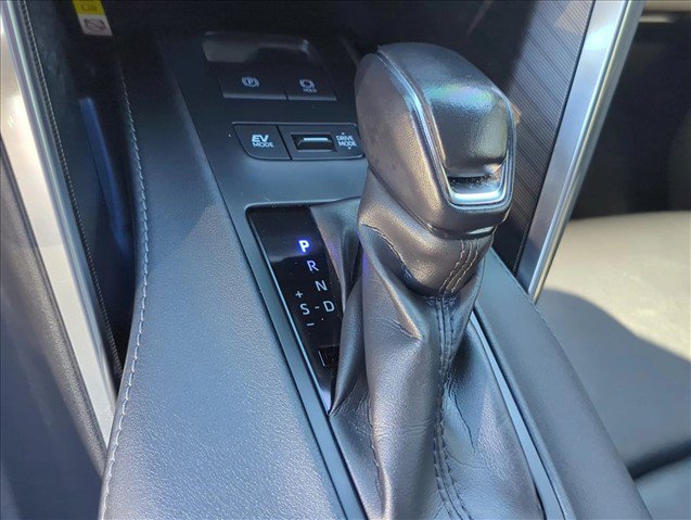 Used 2022 Toyota Venza XLE AWD/4WD image 23