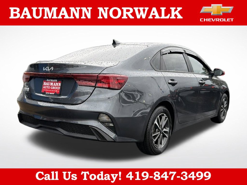 Used 2024 Kia Forte LXS w/ LXS Technology Package FWD image 7
