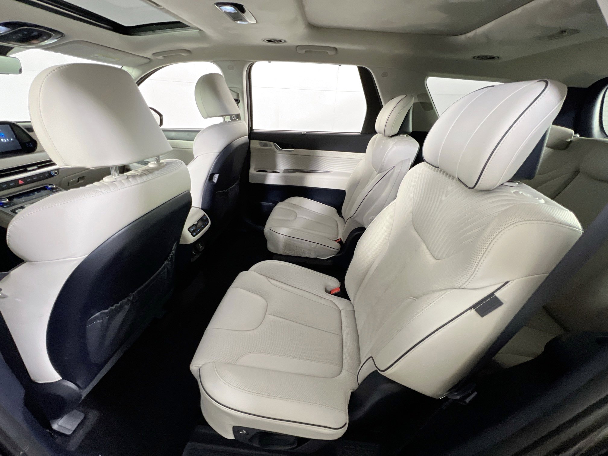 Used 2023 Hyundai Palisade Calligraphy image 25