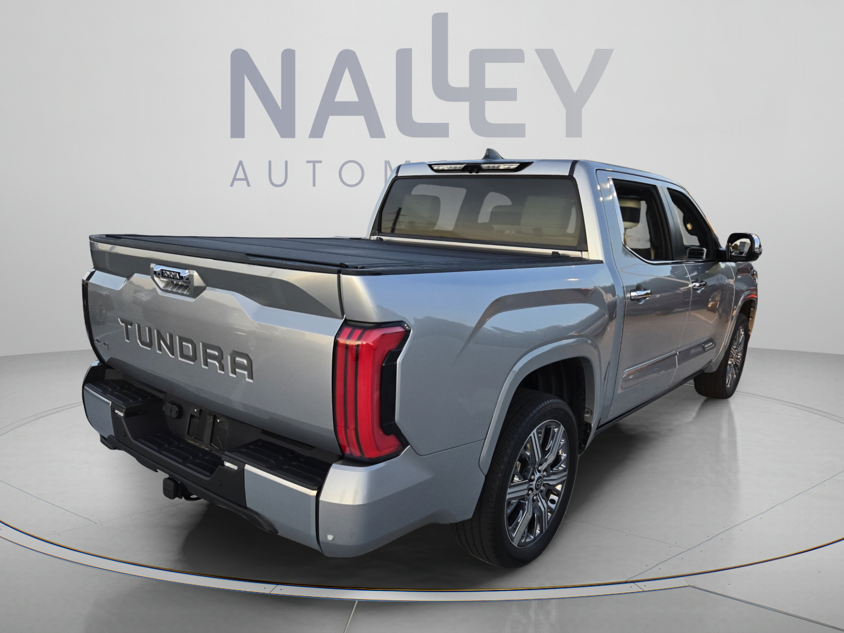 Used 2024 Toyota Tundra Capstone AWD/4WD image 5