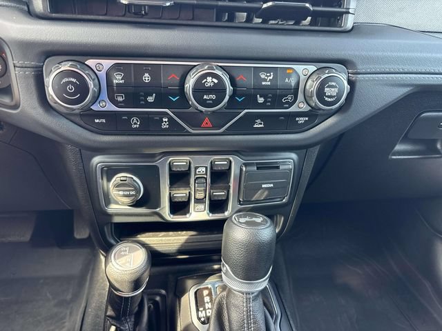 Used 2024 Jeep Wrangler Unlimited Sahara AWD/4WD image 31