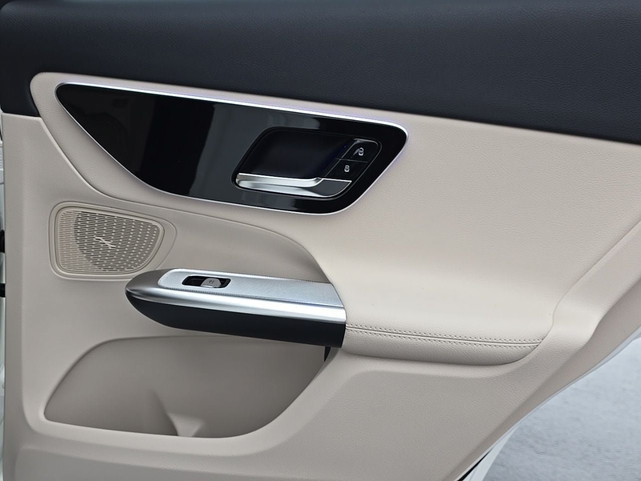 New 2026 Mercedes-Benz GLC 300 4MATIC image 32