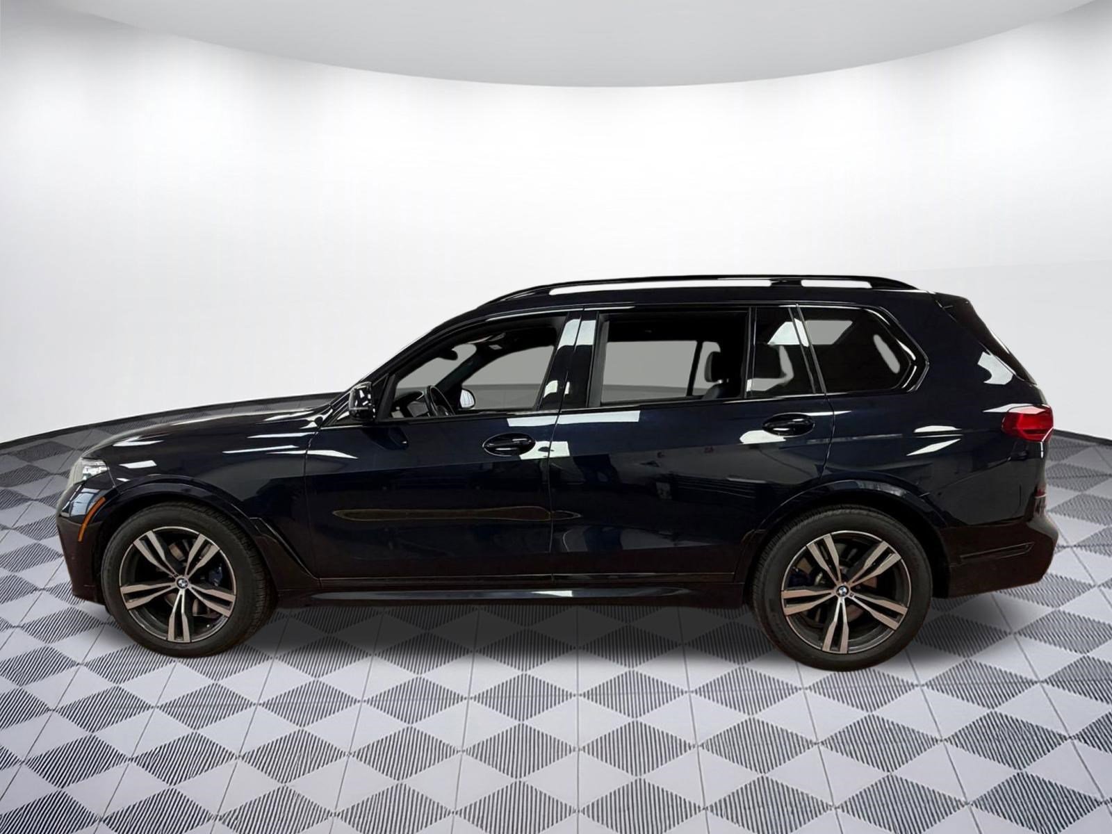 Used 2020 BMW X7 M50i image 2
