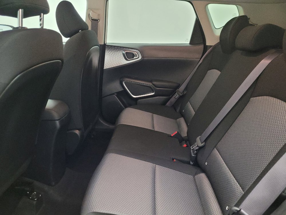 Used 2025 Kia Soul S image 18