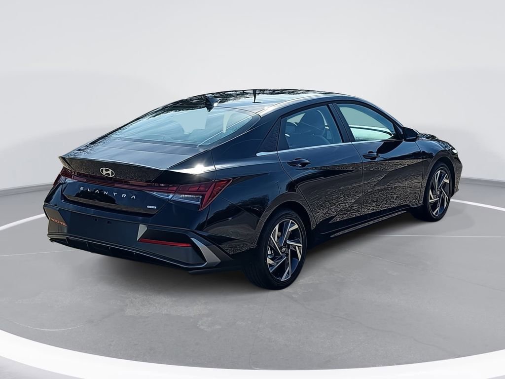New 2026 Hyundai Elantra Limited image 5