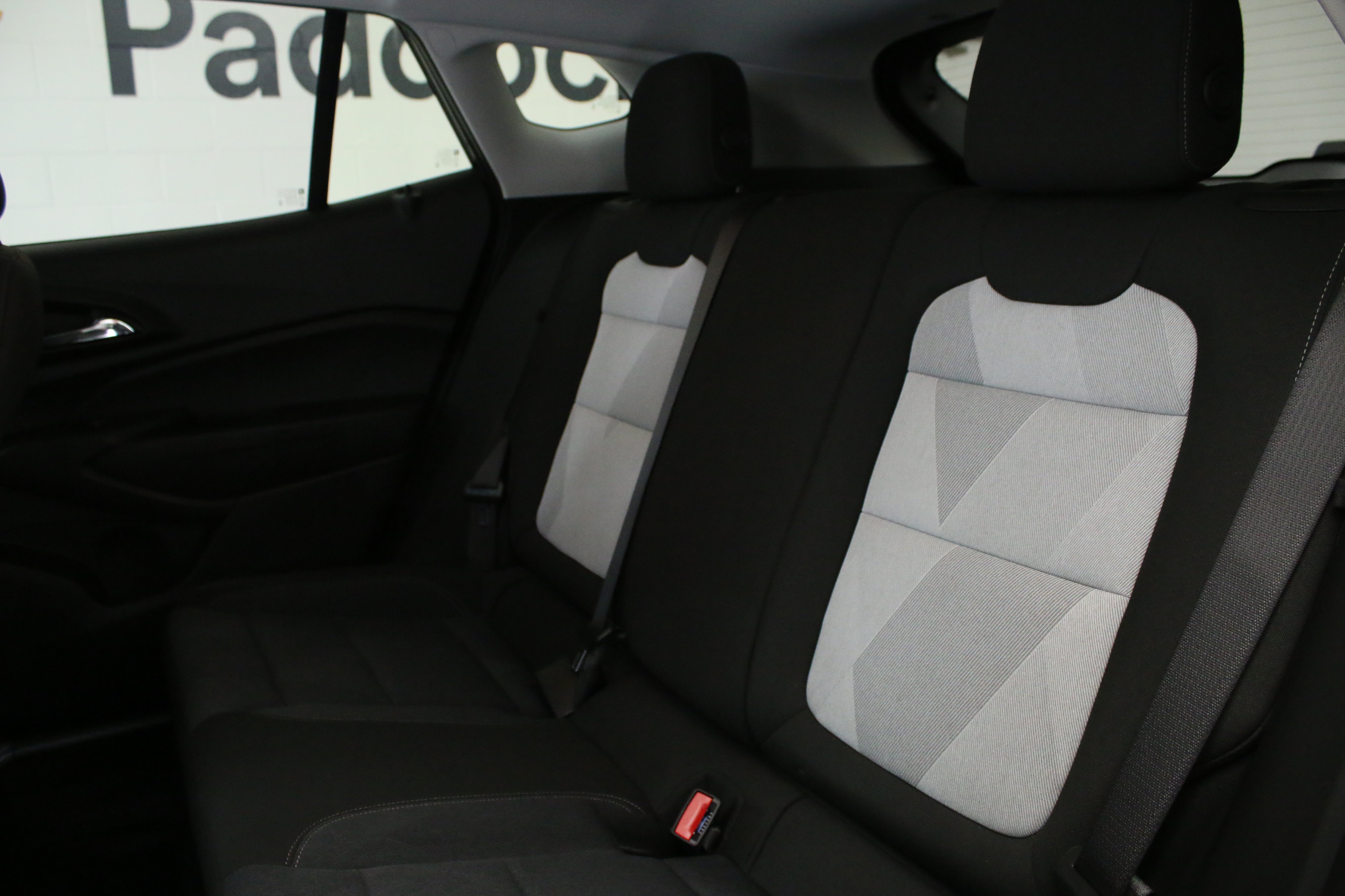 Used 2024 Chevrolet Trax LS w/ LS Convenience Package FWD image 33