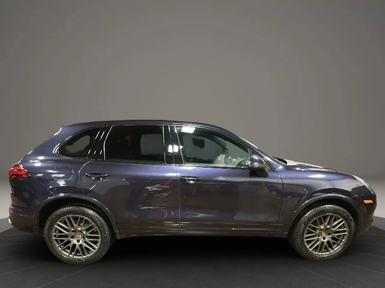 Used 2018 Porsche Cayenne Platinum Edition image 6