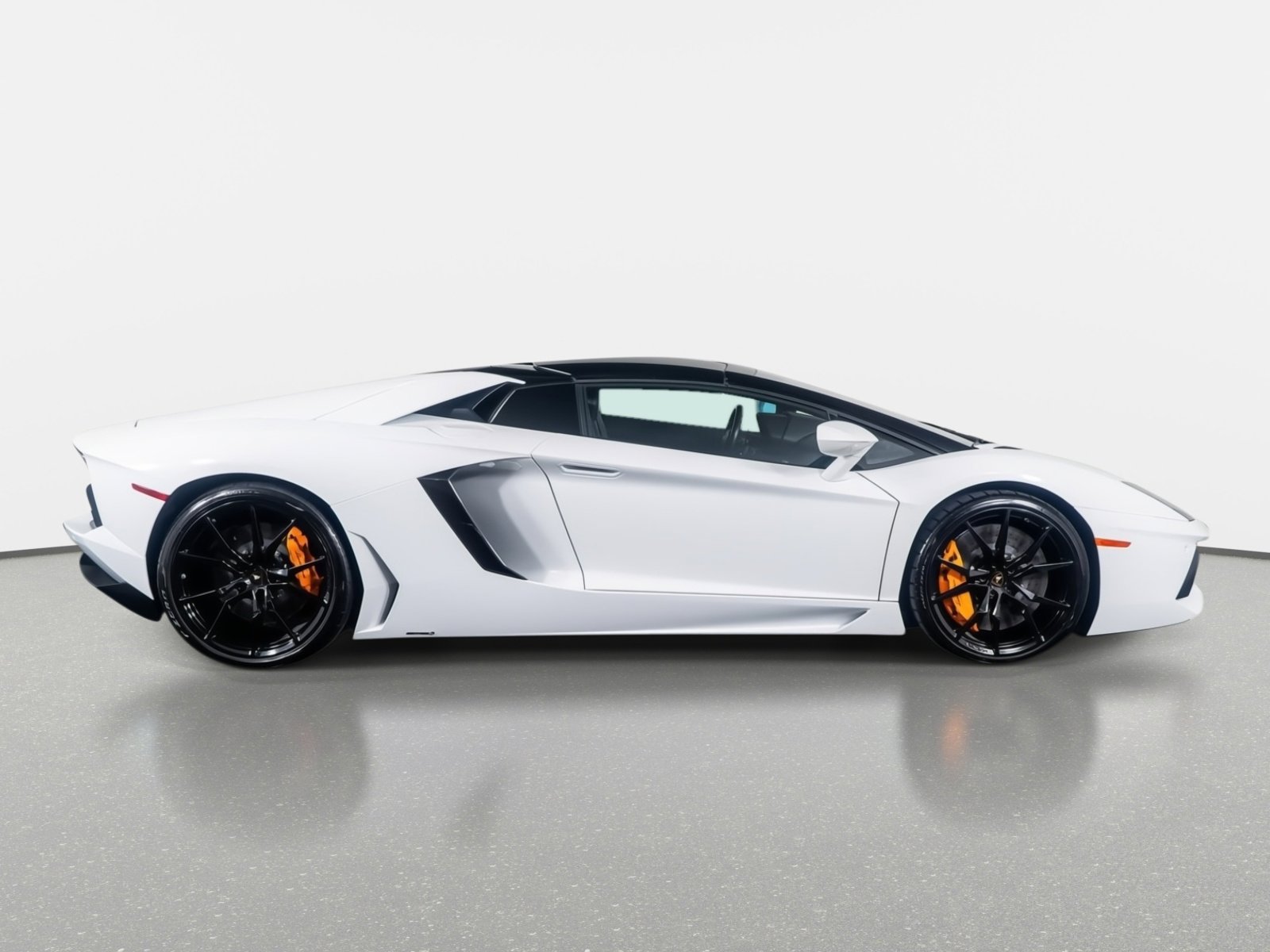 Used 2015 Lamborghini Aventador LP 700-4 image 5
