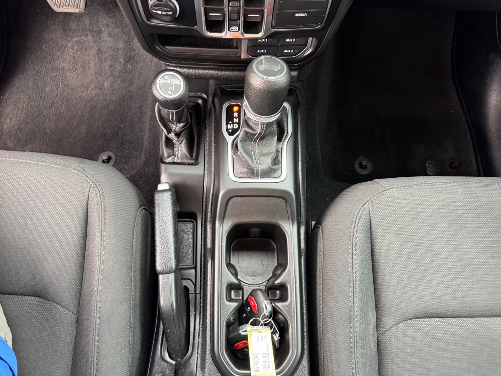 Used 2023 Jeep Wrangler Unlimited Sahara AWD/4WD image 13
