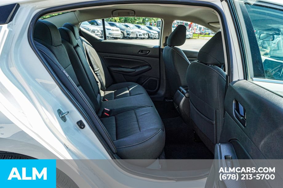 Used 2025 Nissan Altima 2.5 SV FWD image 21