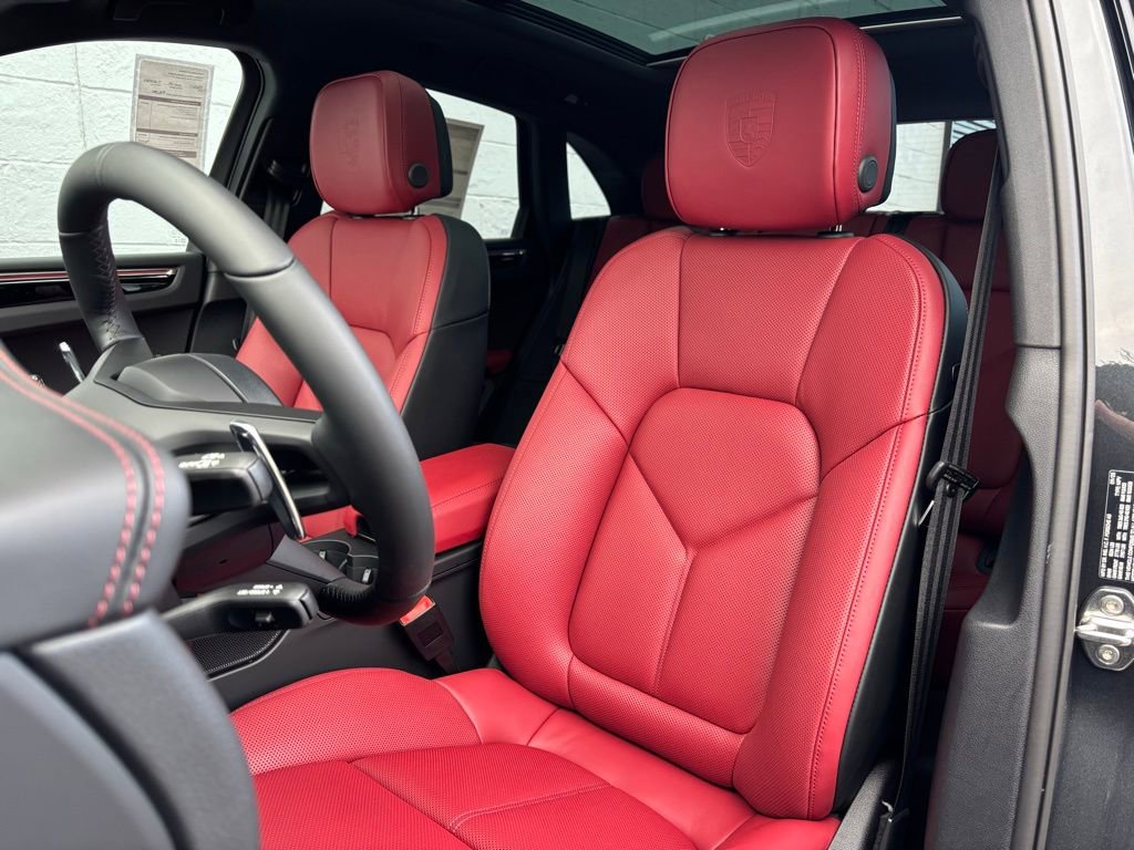 New 2026 Porsche Macan image 5