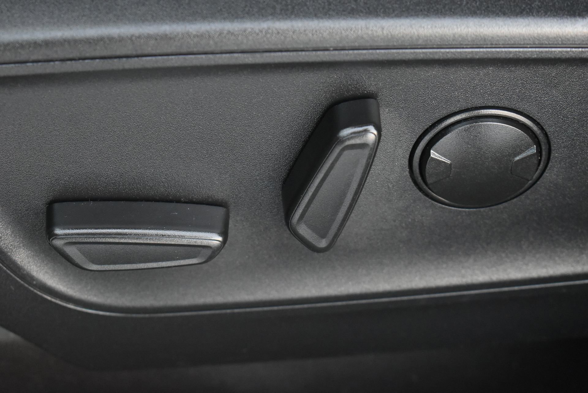 Used 2025 Ford Escape ST-Line image 13