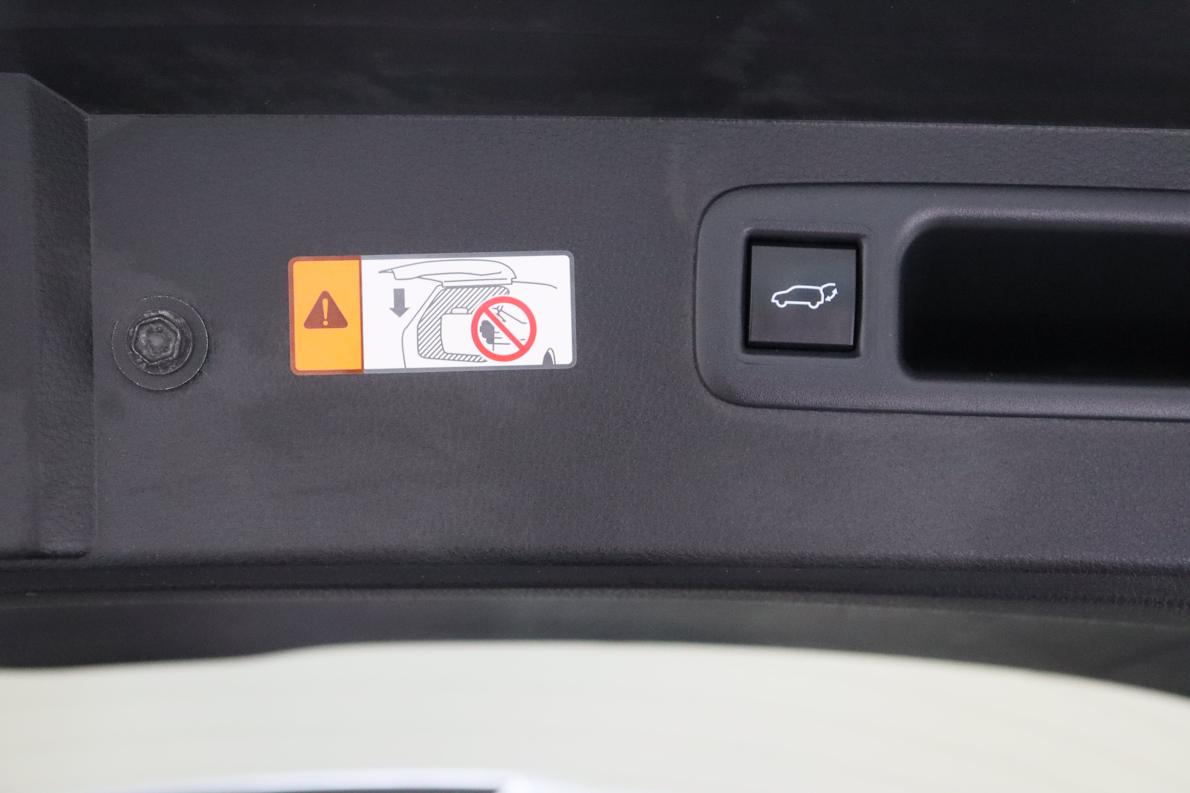 Certified 2025 Toyota Highlander LE FWD image 34