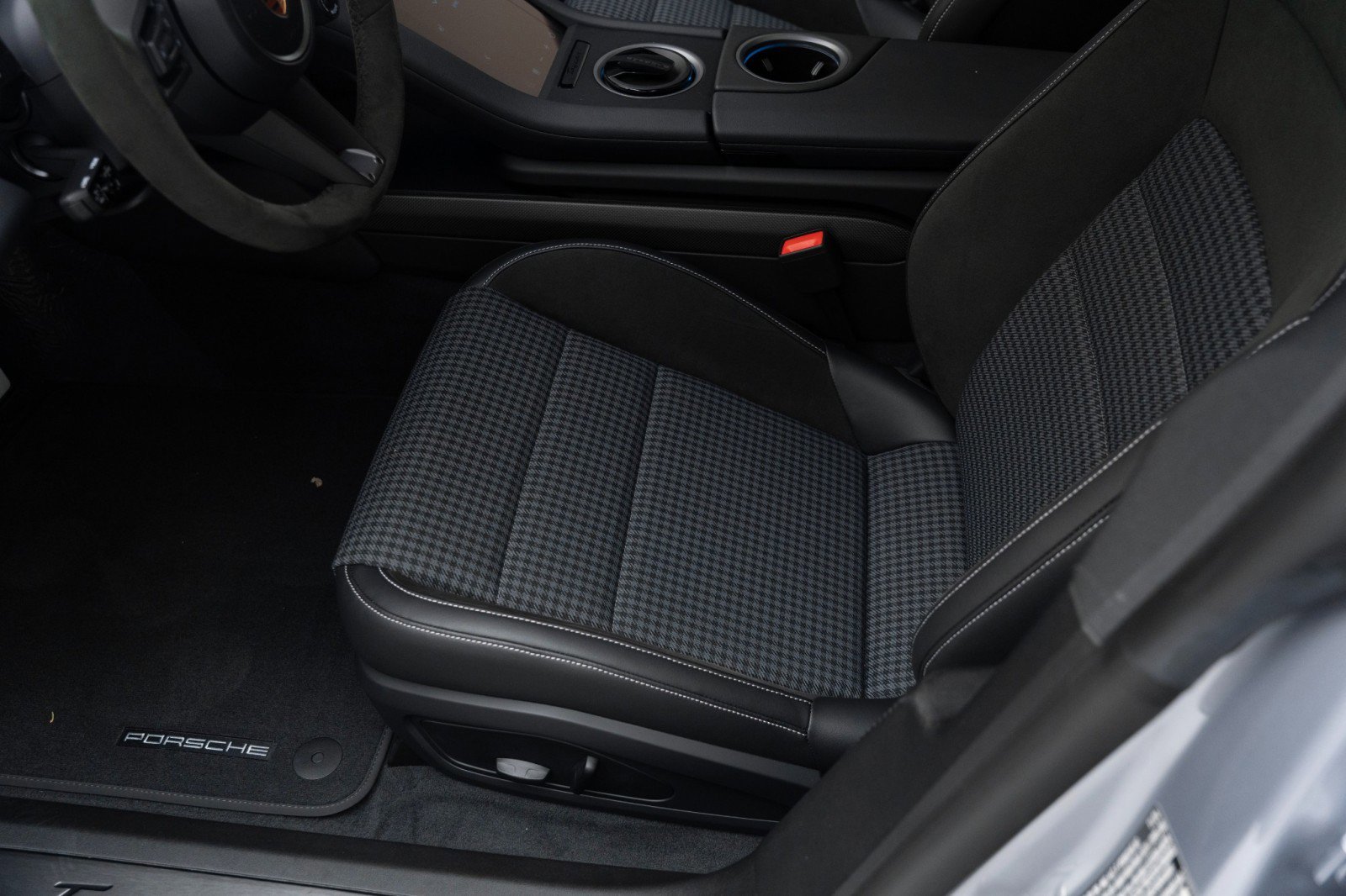 New 2025 Porsche Taycan 4S image 16