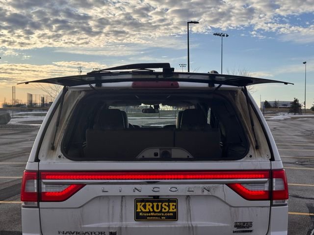 Used 2015 Lincoln Navigator L 4WD image 33