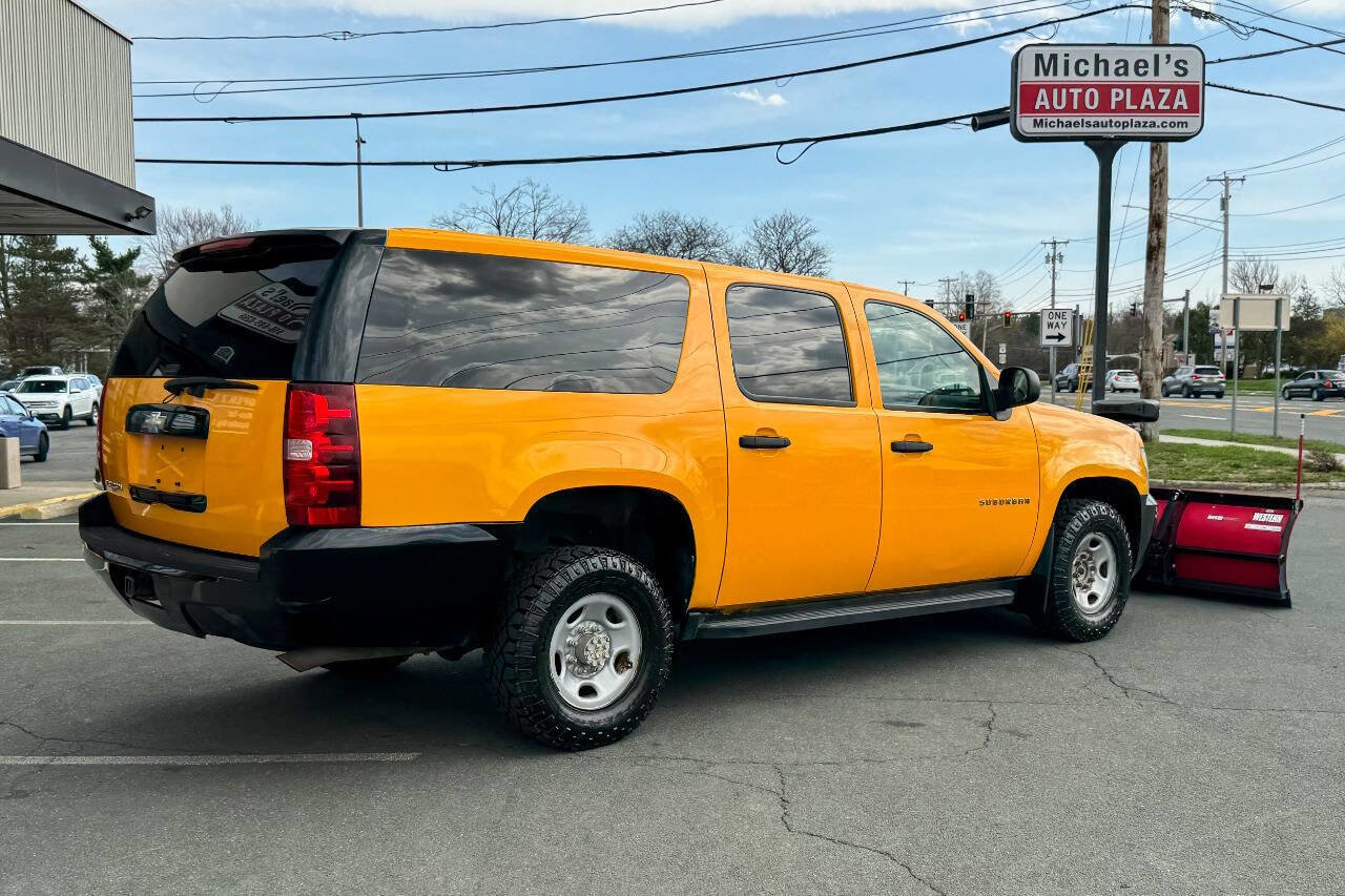 Used 2011 Chevrolet Suburban 2500 image 4