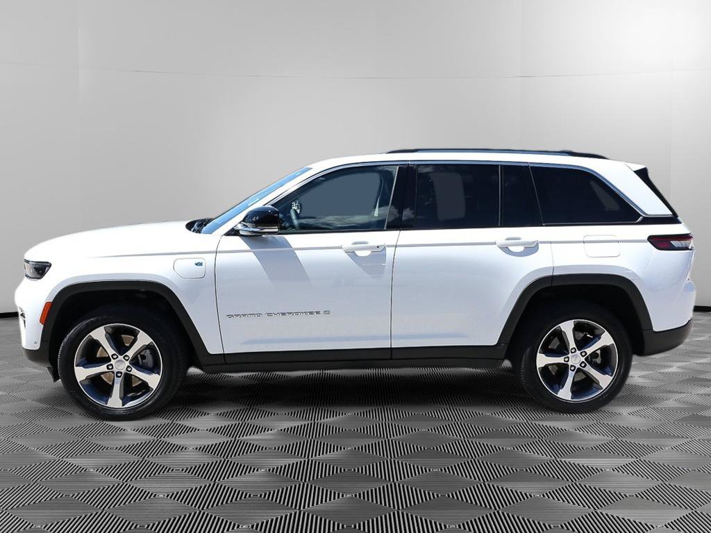 Used 2023 Jeep Grand Cherokee 4WD 4xe w/ Luxury Tech Group II image 3