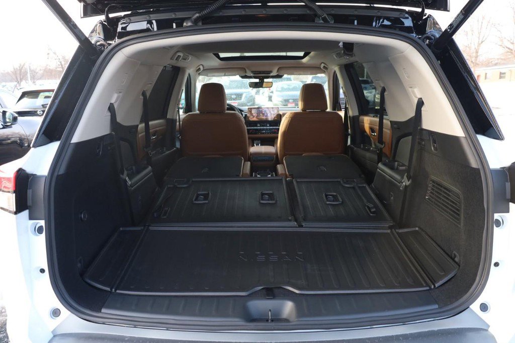 New 2026 Nissan Pathfinder Platinum image 7