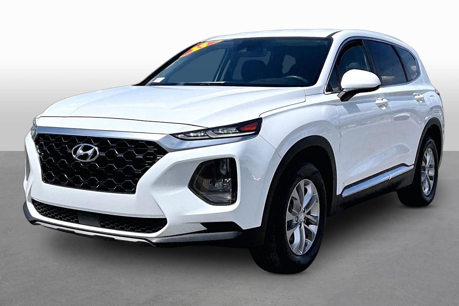 Used 2019 Hyundai Santa Fe SE FWD image 1