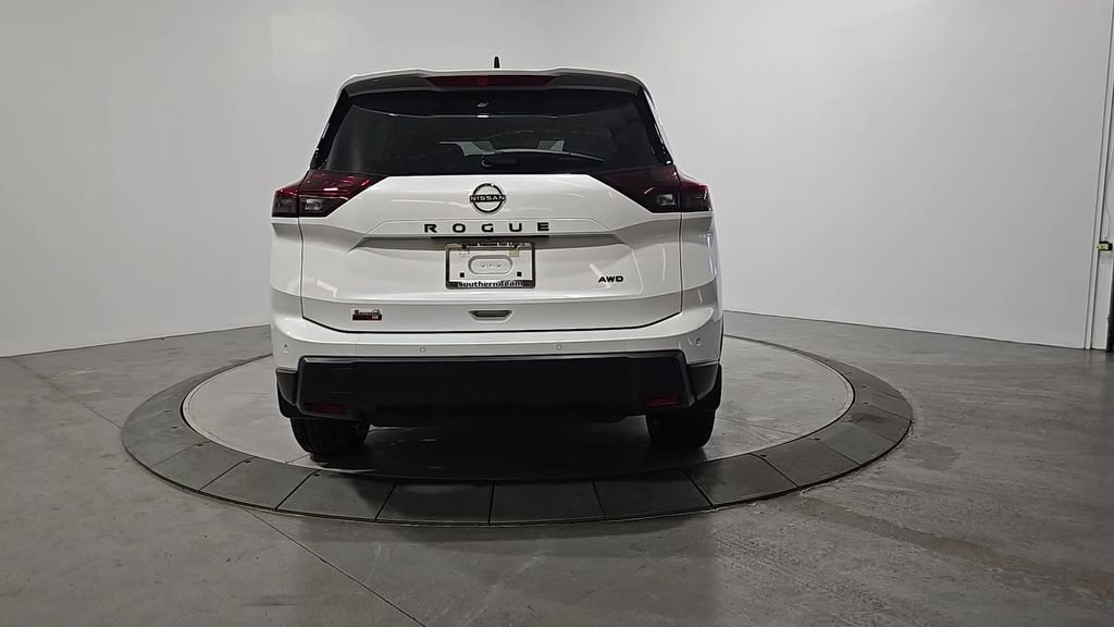 New 2026 Nissan Rogue SV image 4