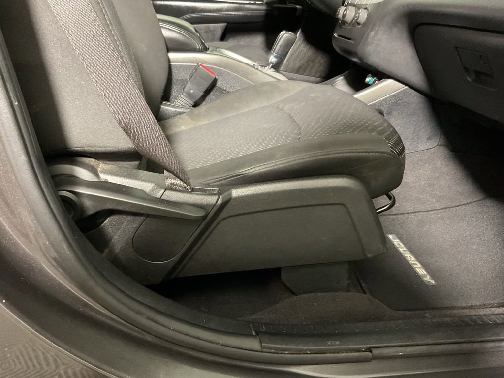 Used 2017 Dodge Journey SE FWD image 29