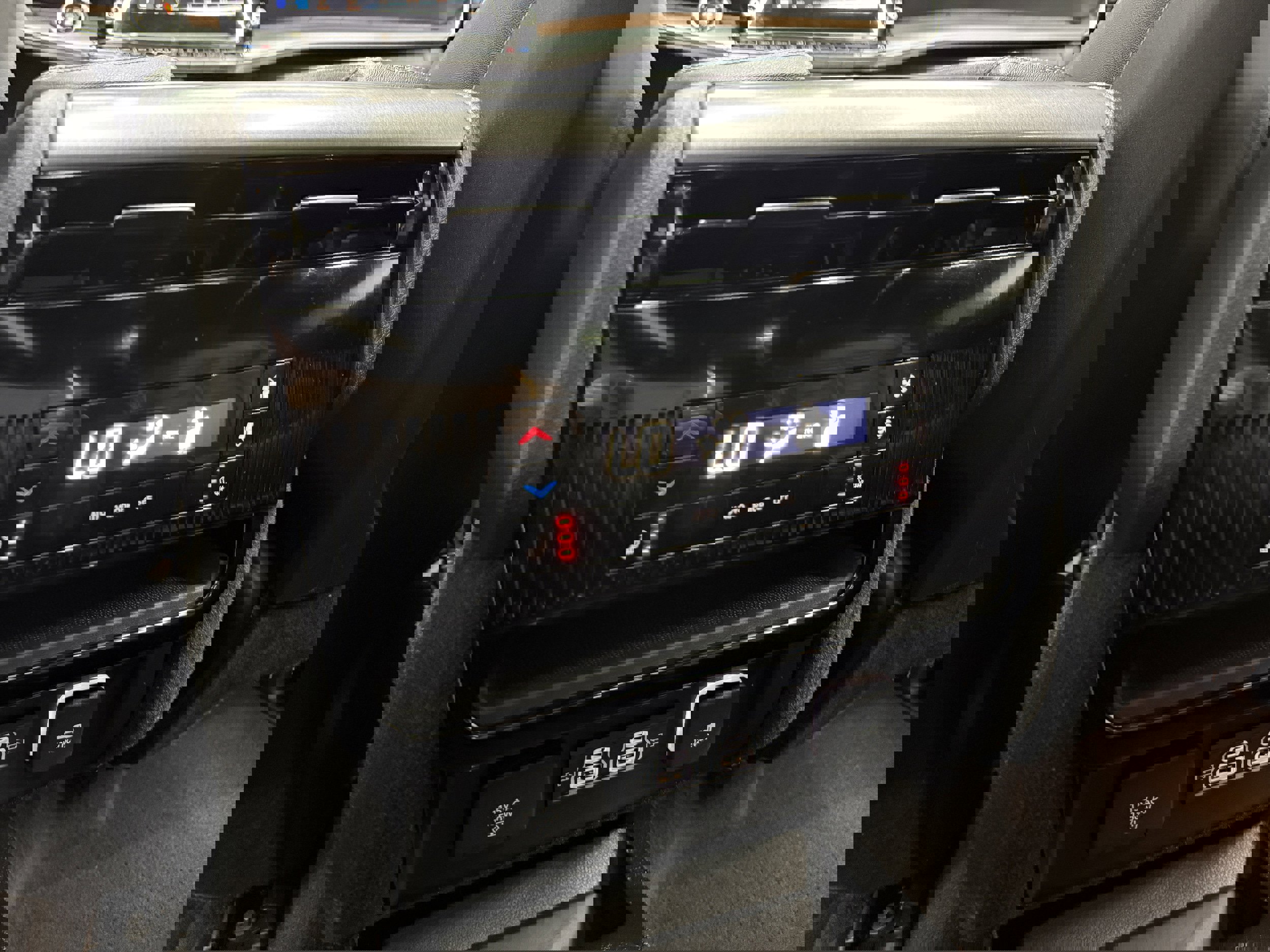 Used 2024 Jeep Wagoneer Series II image 28