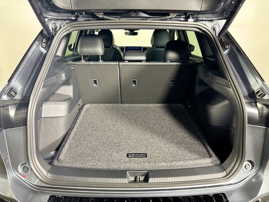 New 2026 Volkswagen Tiguan SE R-Line AWD/4WD image 21