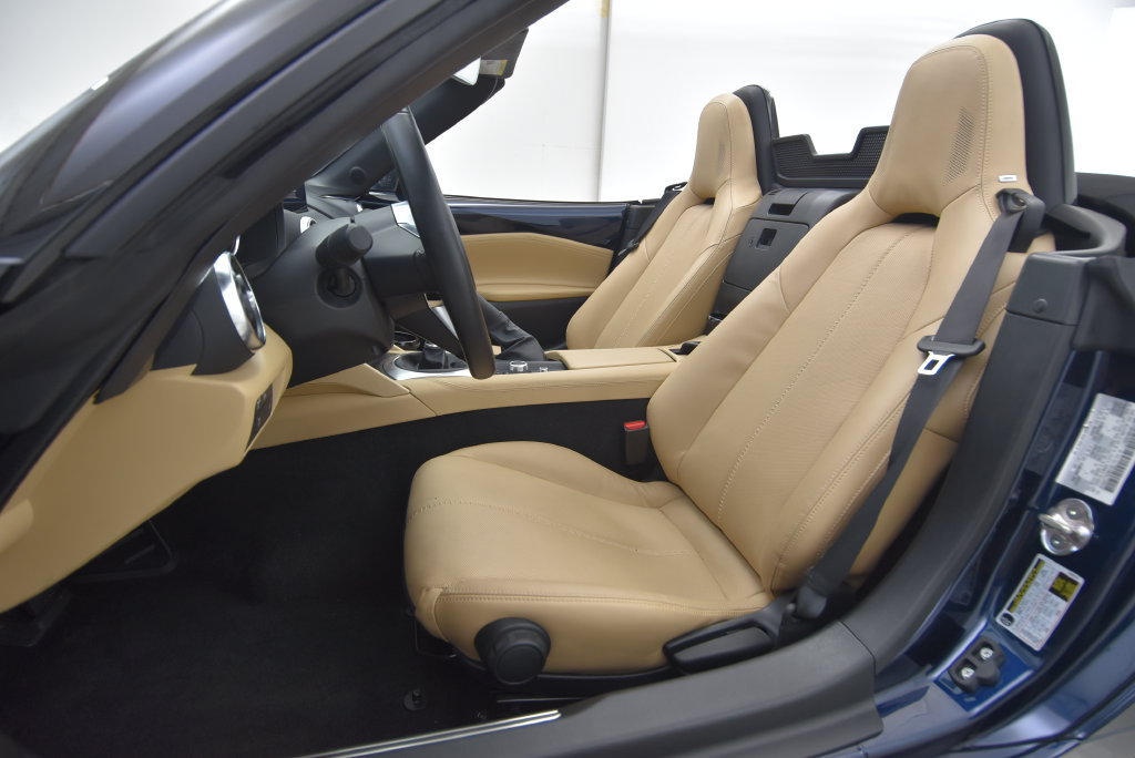Certified 2025 MAZDA MX-5 Miata Grand Touring RWD image 25