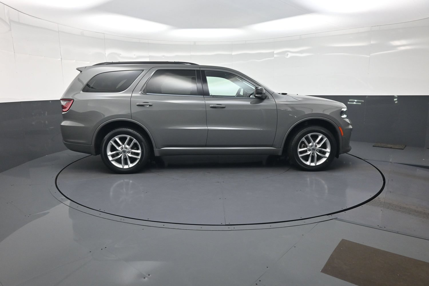Used 2023 Dodge Durango GT AWD/4WD image 2