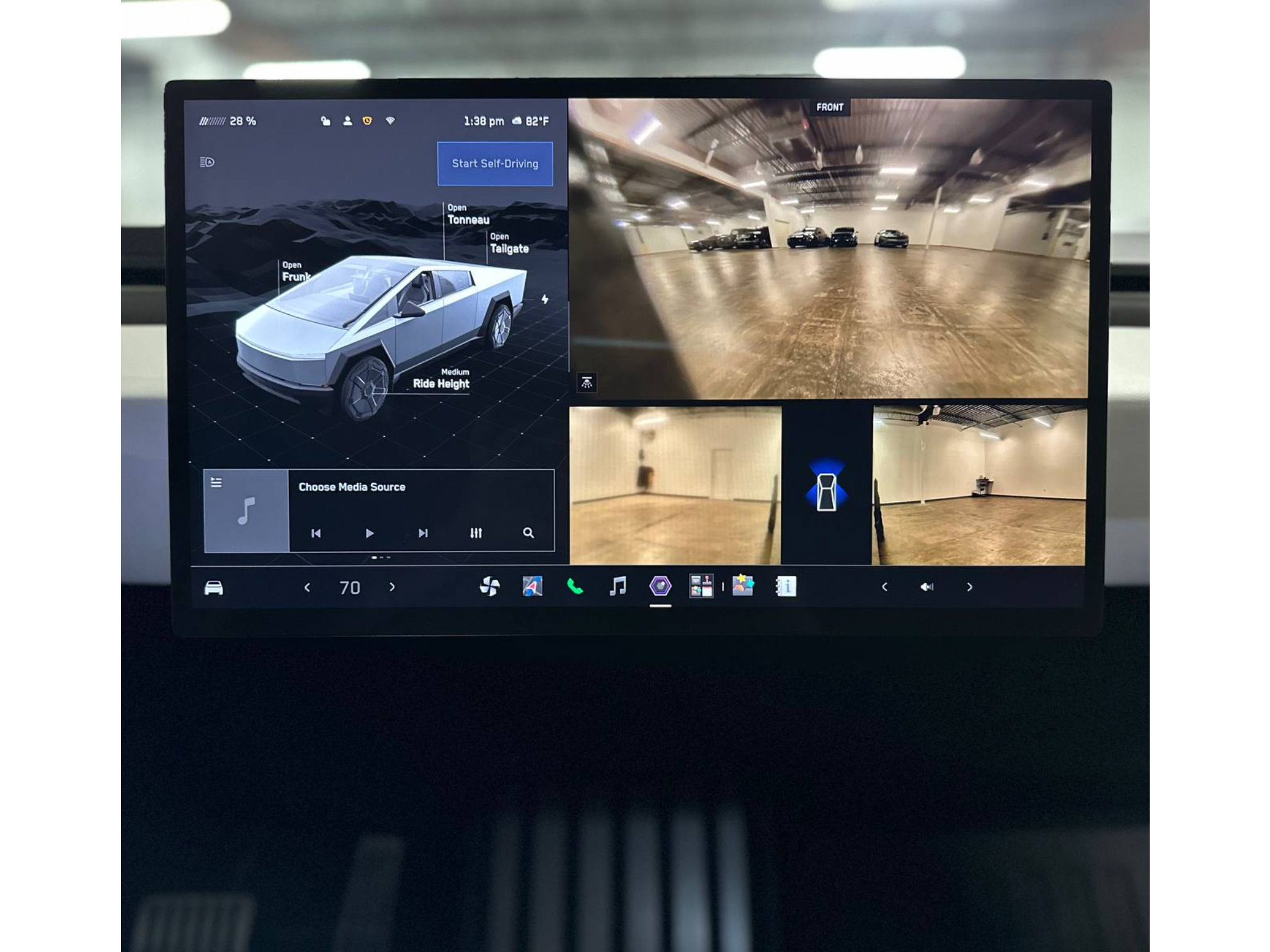 Used 2024 Tesla Cybertruck AWD Crew Cab image 31