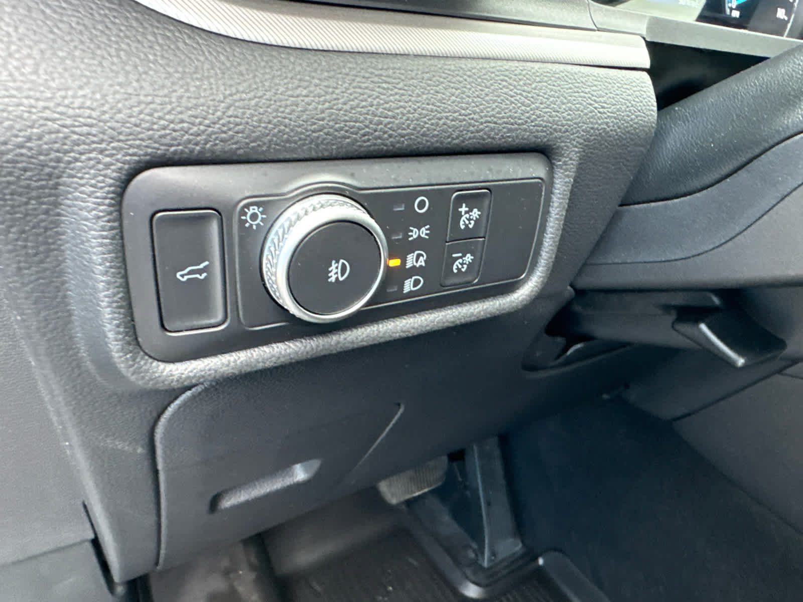 Used 2020 Ford Explorer XLT w/ Equipment Group 202A AWD/4WD image 20