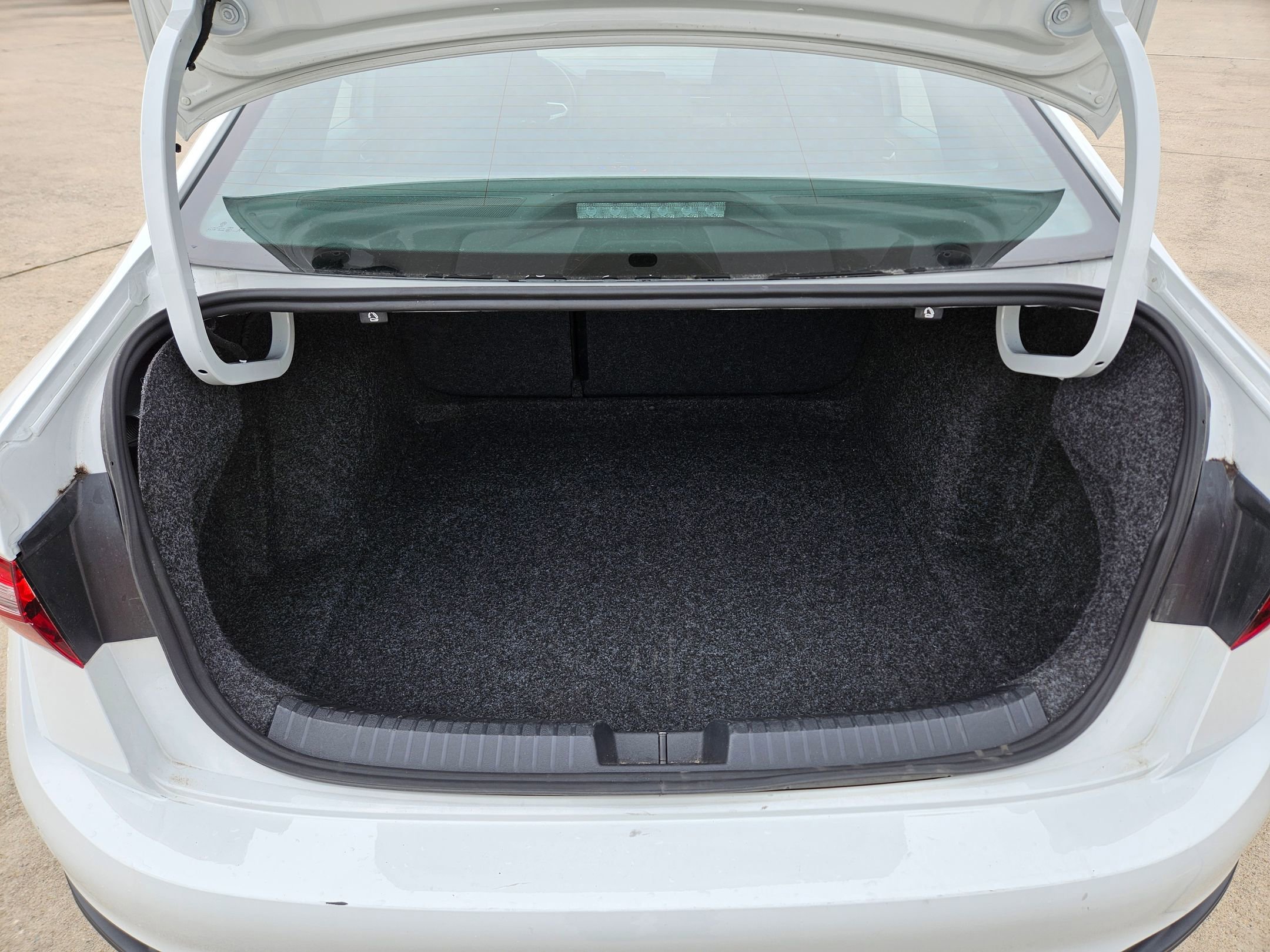 Used 2025 Volkswagen Jetta Sport image 25