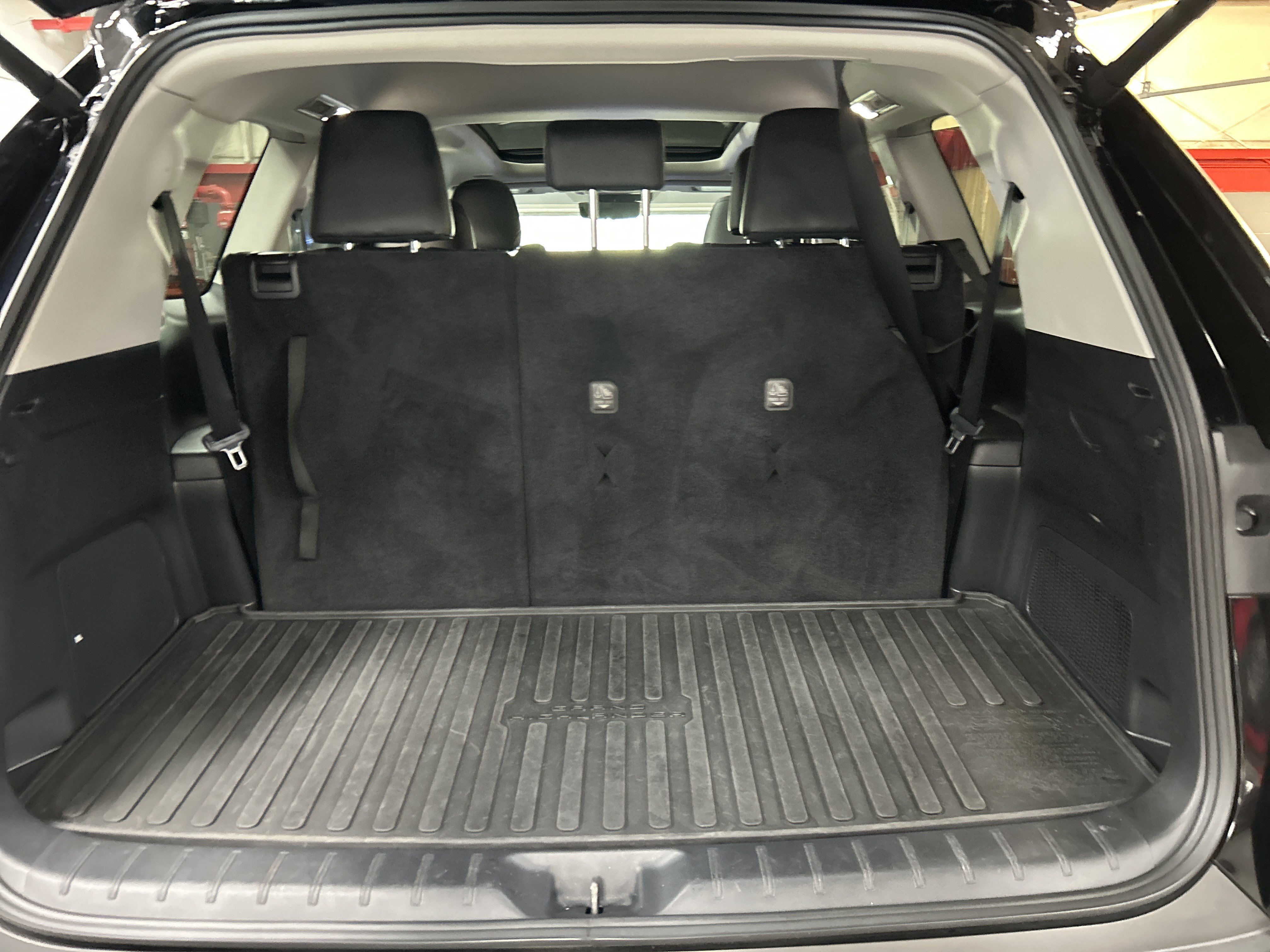 Used 2024 Toyota Grand Highlander AWD image 33