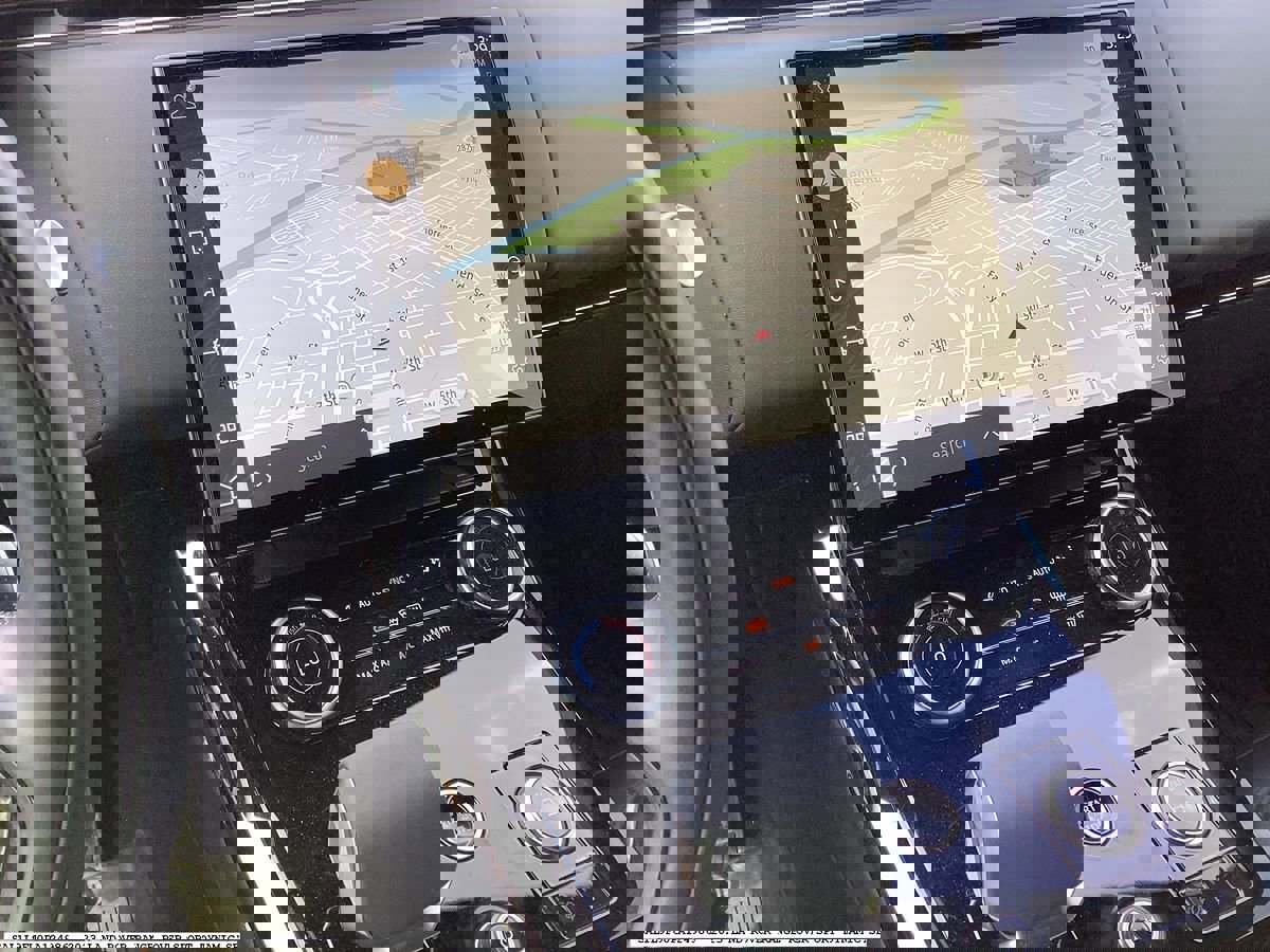 Used 2023 Land Rover Range Rover Sport SE Dynamic image 9