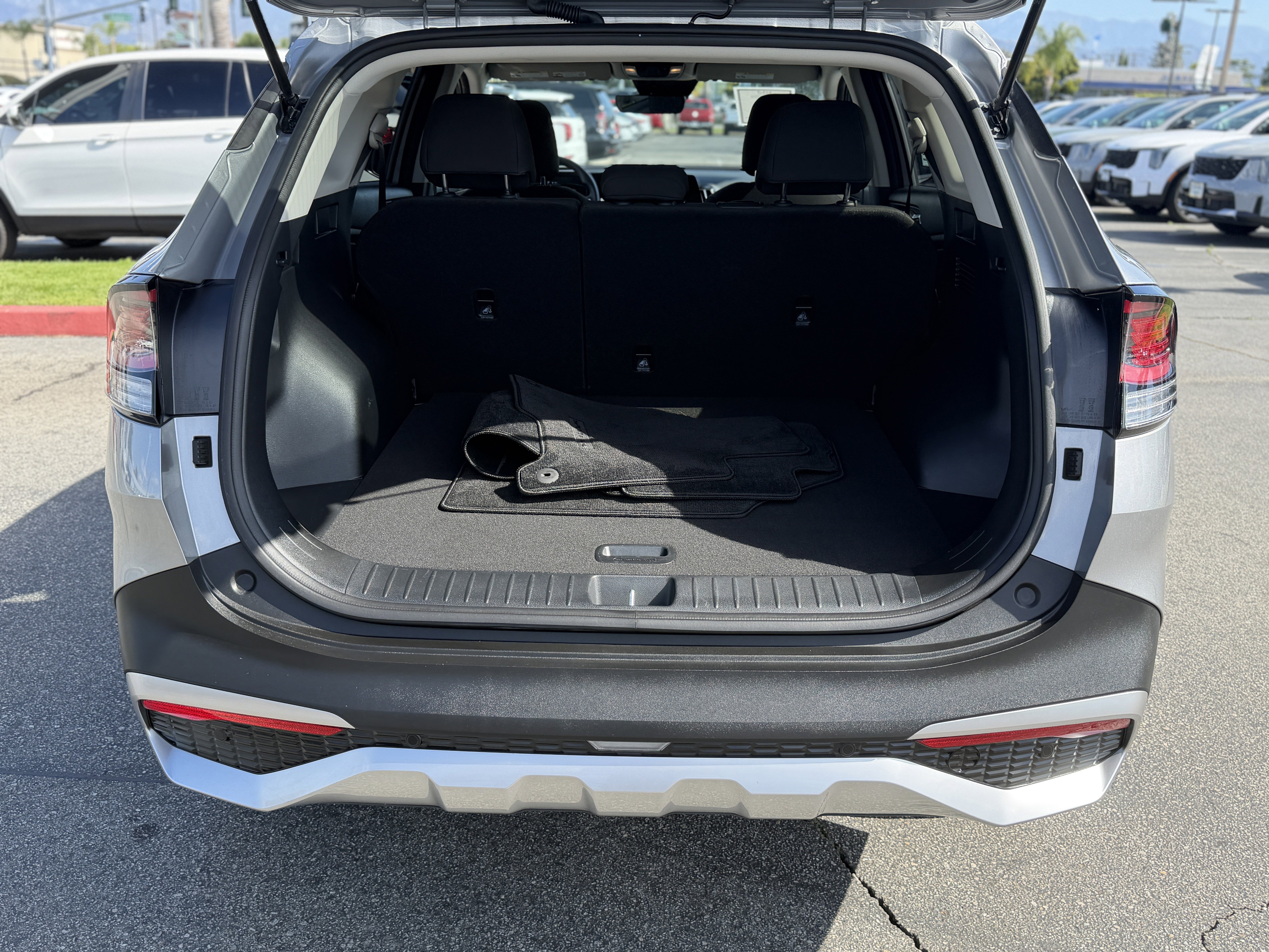 Certified 2025 Kia Sportage LX AWD/4WD image 10