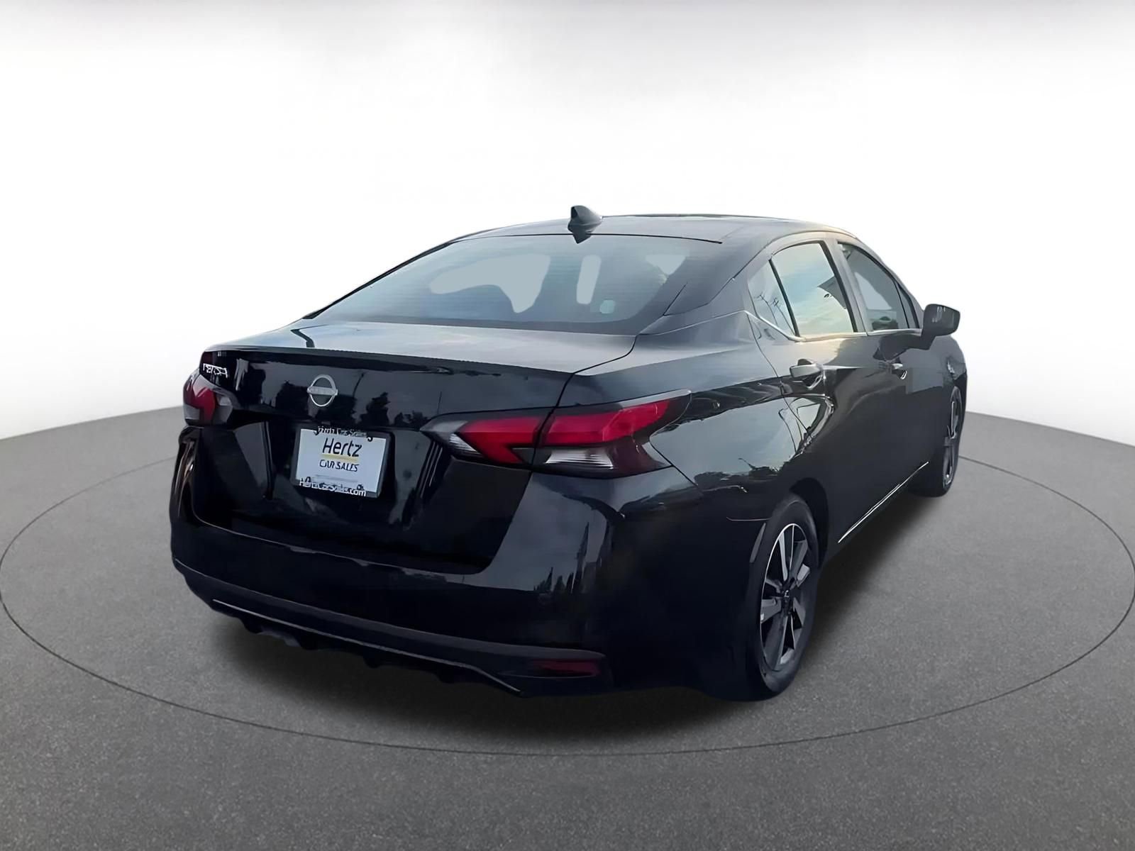 Used 2025 Nissan Versa SV image 14