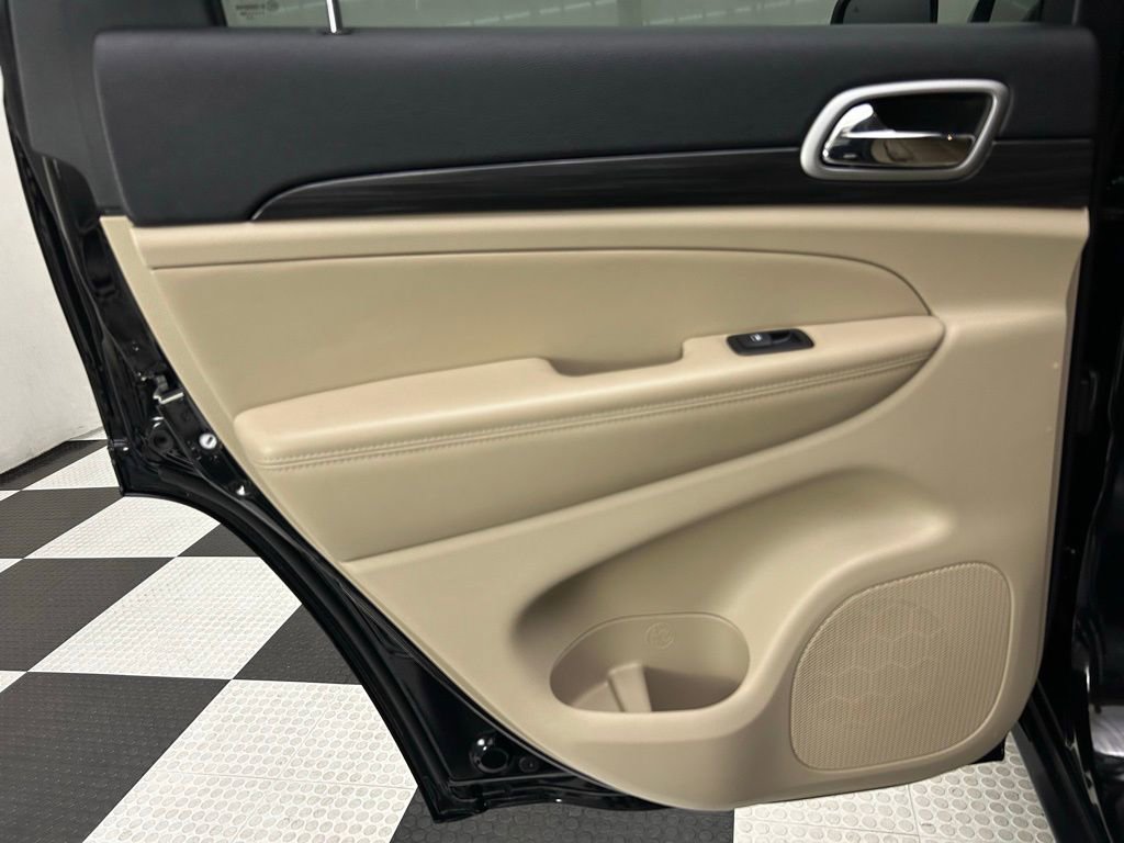 Certified 2022 Jeep Grand Cherokee Laredo E image 17