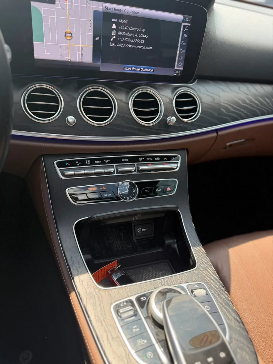 Used 2020 Mercedes-Benz E 350 4MATIC Sedan w/ Parking Assistance Package image 27