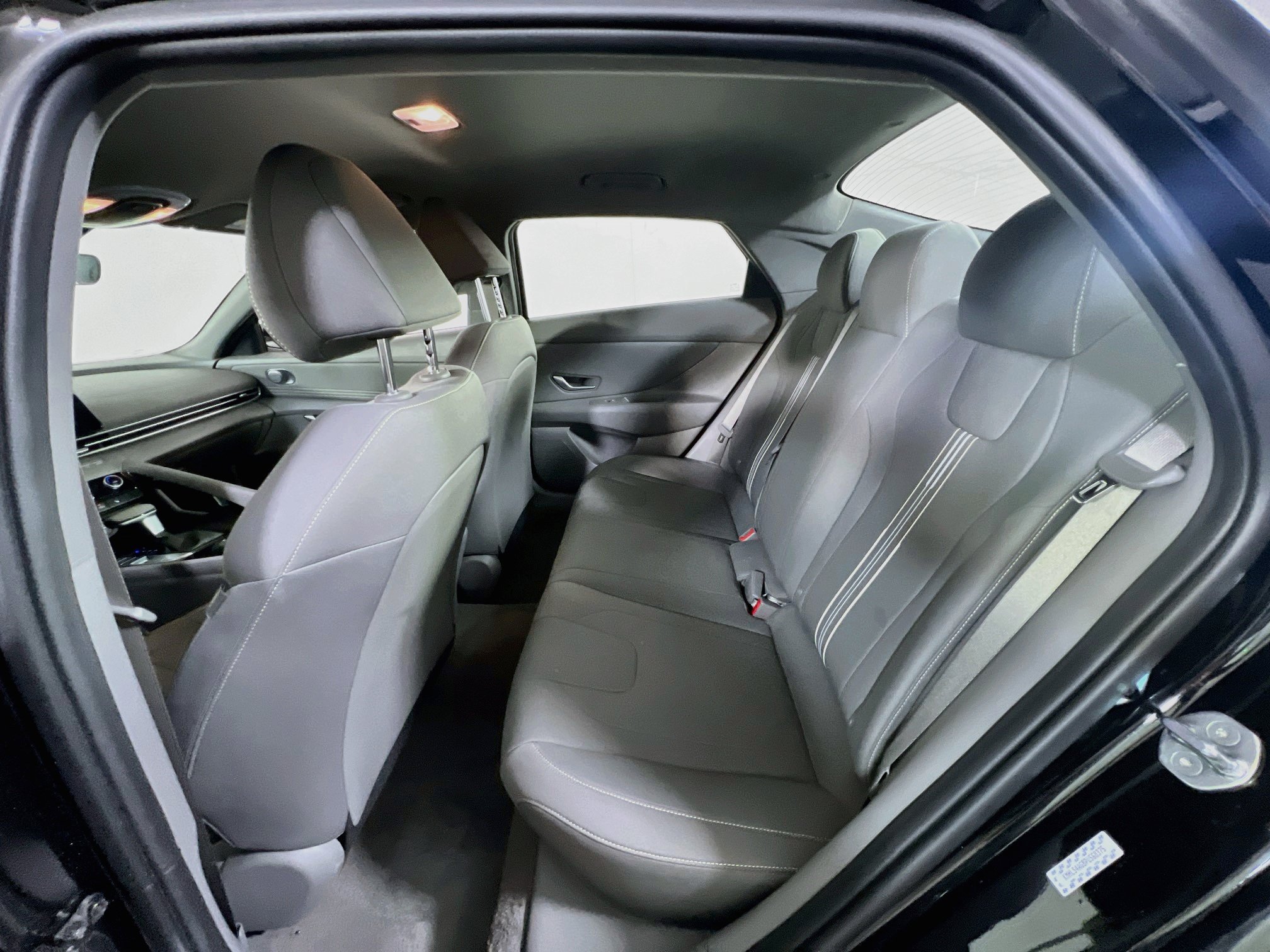 Used 2023 Hyundai Elantra SEL w/ Convenience Package FWD image 24