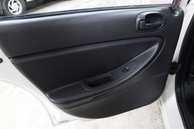 Used 2004 Dodge Stratus SE image 17