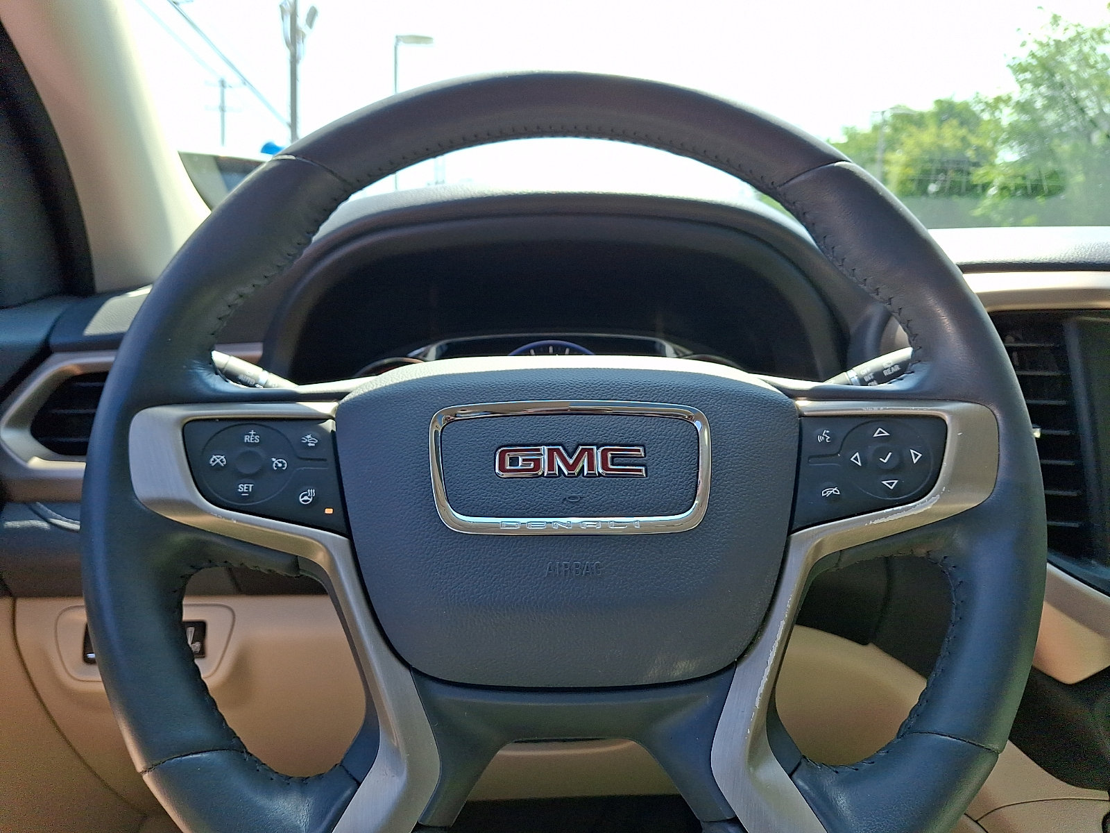 Used 2020 GMC Acadia Denali AWD/4WD image 17