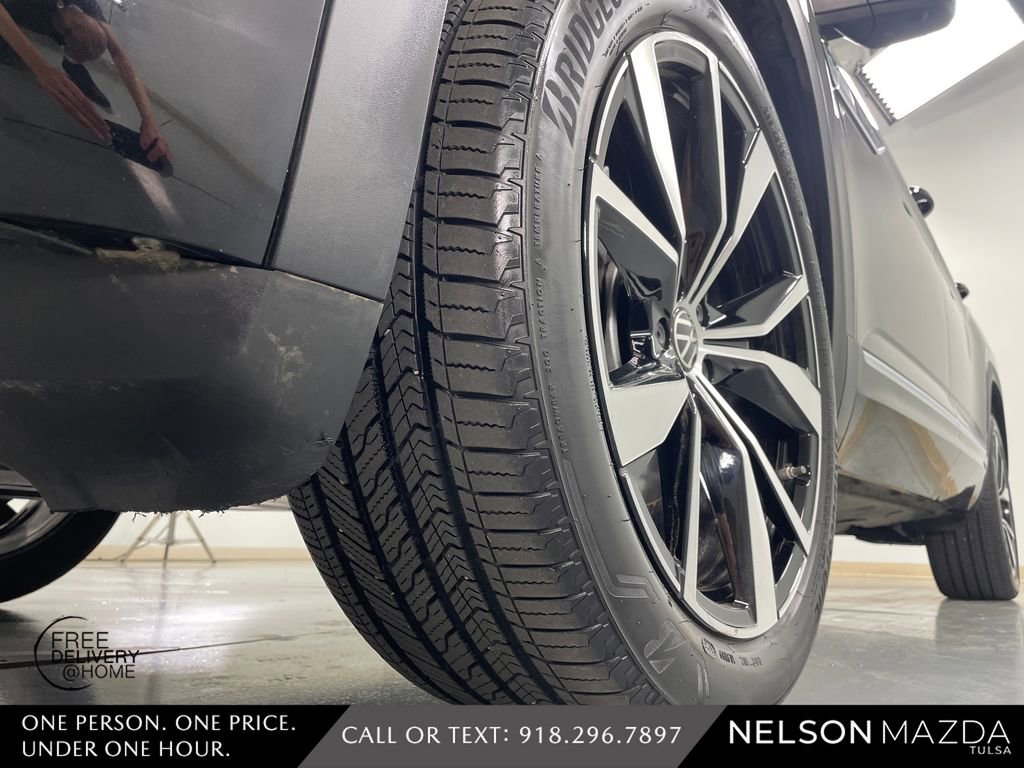 Used 2024 Volkswagen Atlas SEL Premium R-Line image 12