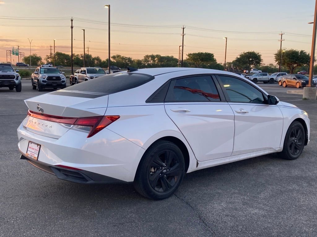 Used 2021 Hyundai Elantra SEL image 4